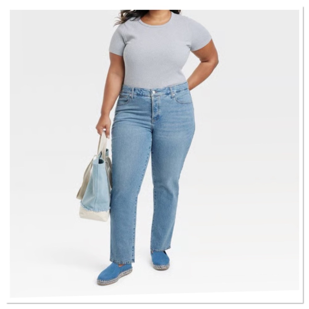 Universal Thread Women’s Mid-Rise 80’s Slim Fit Light Blue Jeans